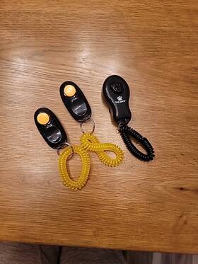 Pvamb07vdq1pc9 Oyefly Pet Training Button Clicker For Dog Behavioral Trainer 3-pack Assorted